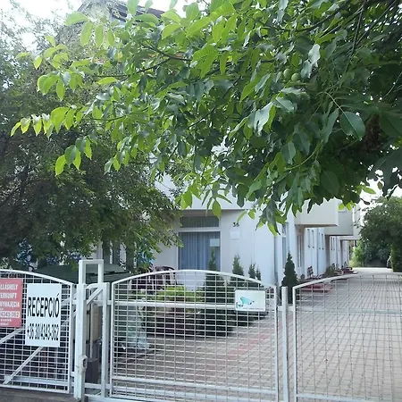 Pavai Appartement *