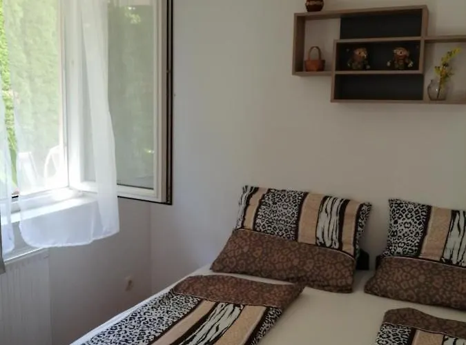 Pávai Apartman