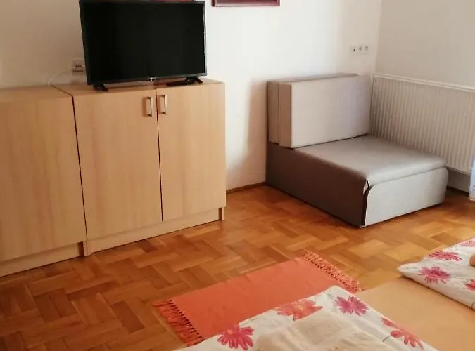 Pavai Apartment *